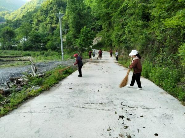 上龛乡：“双包”养护为农村公路提质增效